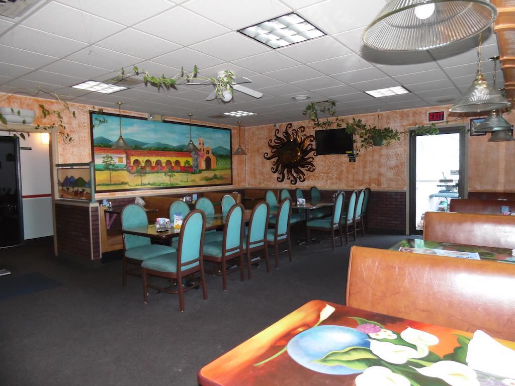American Inn & Suites Boone Экстерьер фото