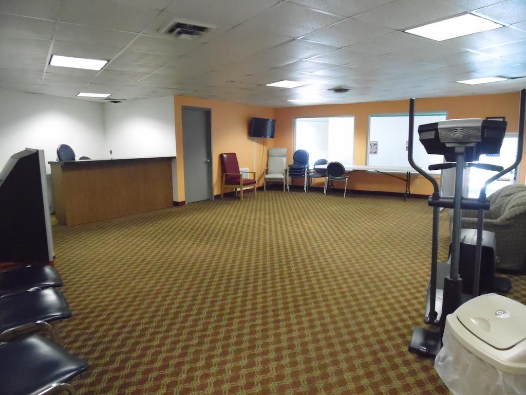 American Inn & Suites Boone Экстерьер фото